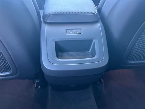 Used 2025 Volvo XC60 B5 Plus AWD/4WD image 18