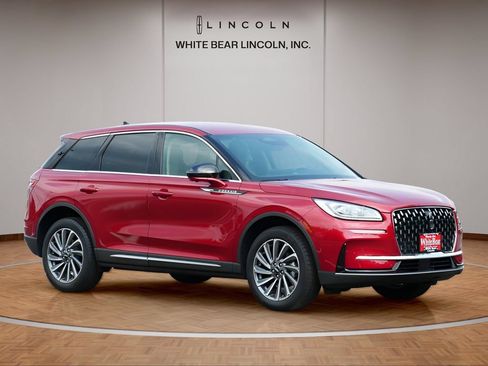 Used 2025 Lincoln Corsair Reserve FWD image 3