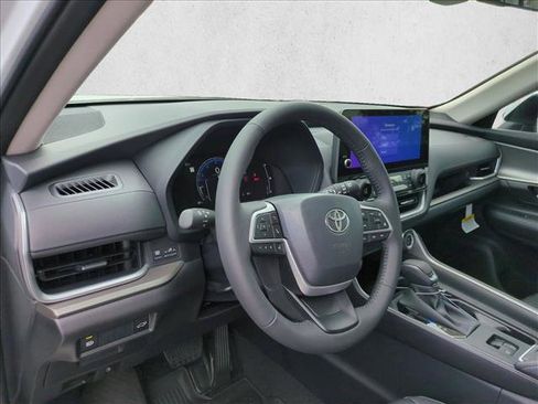 New 2026 Toyota Grand Highlander AWD image 3