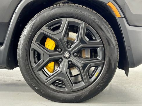 Used 2024 Rivian R1S Adventure AWD/4WD image 33