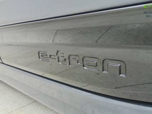 Used 2025 Audi A6 e-tron Premium Plus w/ Premium Plus RWD image 17