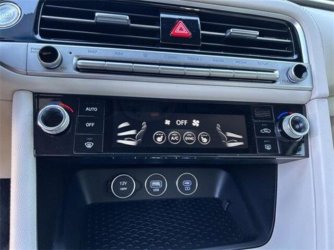 Used 2026 Genesis G70 2.5T image 27