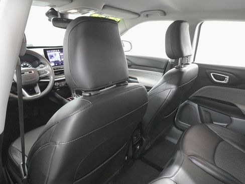 Used 2022 Jeep Compass Latitude image 23