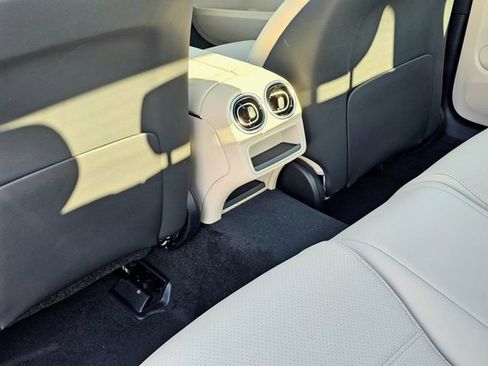 New 2026 Mercedes-Benz C 300 4MATIC Sedan image 24