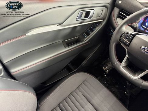 Used 2025 Ford Explorer ST-Line AWD/4WD image 30