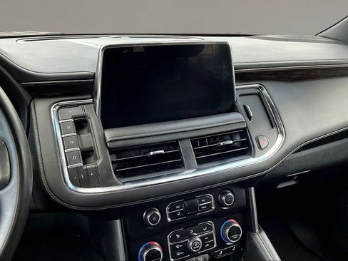 Used 2024 Chevrolet Suburban LT AWD/4WD image 9