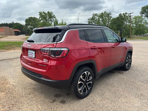 Used 2024 Jeep Compass Limited AWD/4WD image 18
