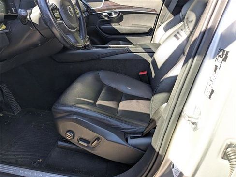 Used 2019 Volvo XC90 T5 Momentum image 20