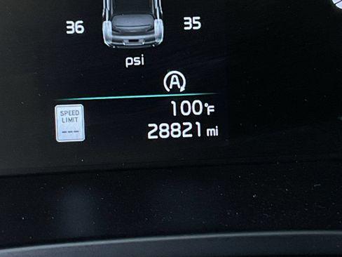 Used 2025 Kia Soul LX w/ LX Technology Package FWD image 27