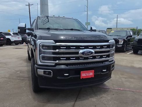 Used 2023 Ford F250 Platinum AWD/4WD image 3