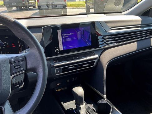 Used 2025 Toyota Camry LE FWD image 6