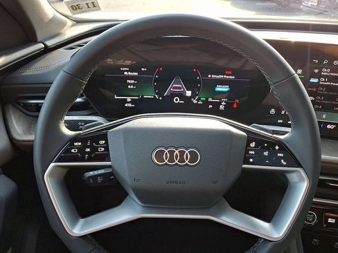Used 2025 Audi Q5 Premium Plus w/ Premium Plus AWD/4WD image 23
