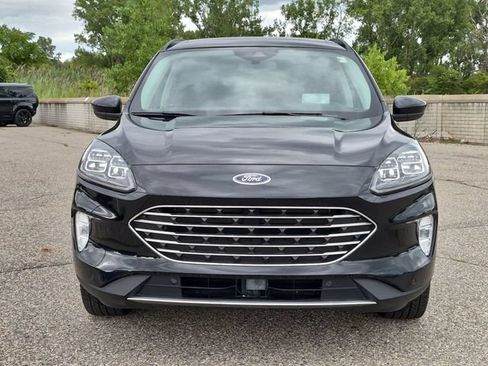 Used 2021 Ford Escape Titanium w/ Titanium Elite Package AWD/4WD image 2