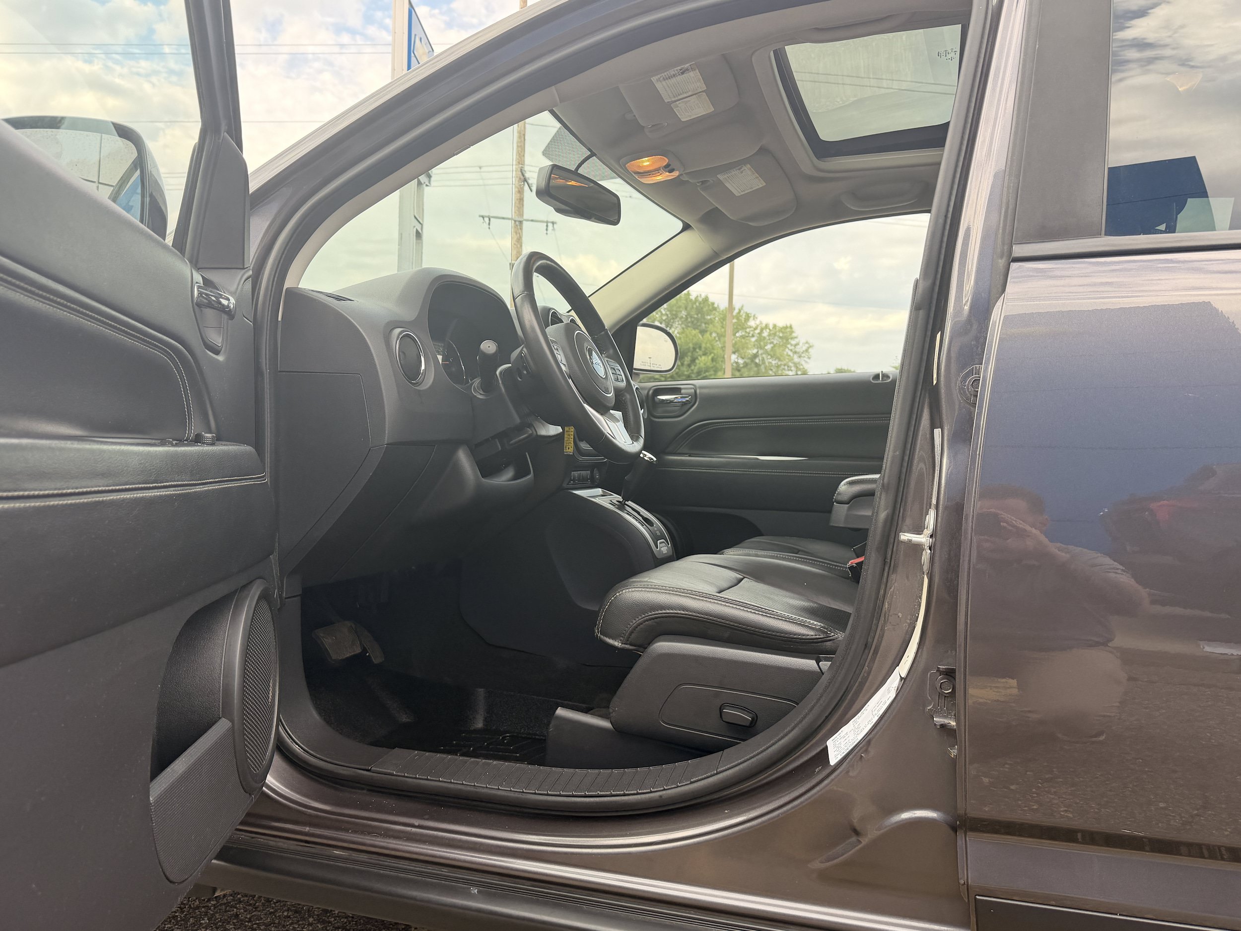 Used 2015 Jeep Compass 4WD image 4