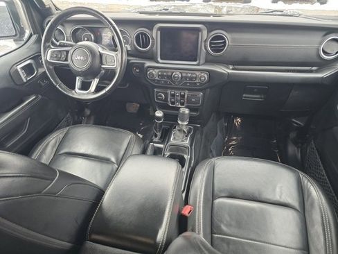 Used 2018 Jeep Wrangler Unlimited Sahara image 35