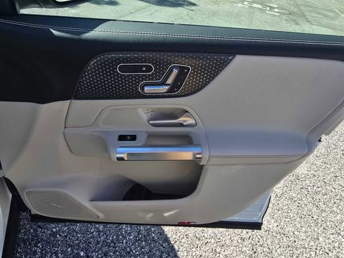 Certified 2025 Mercedes-Benz GLB 250 GLB 250 image 11