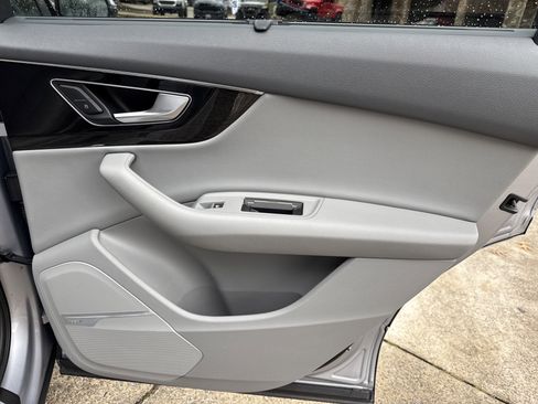 Used 2019 Audi Q7 3.0T Prestige w/ Prestige Package image 16