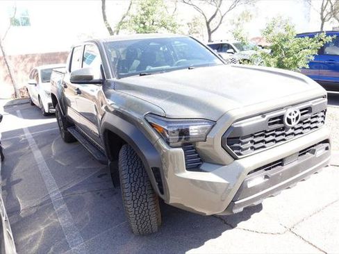 Certified 2025 Toyota Tacoma TRD Off-Road AWD/4WD image 1