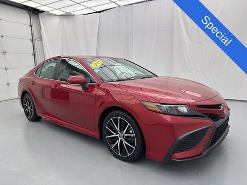 Used 2023 Toyota Camry SE w/ Convenience Package FWD image 1