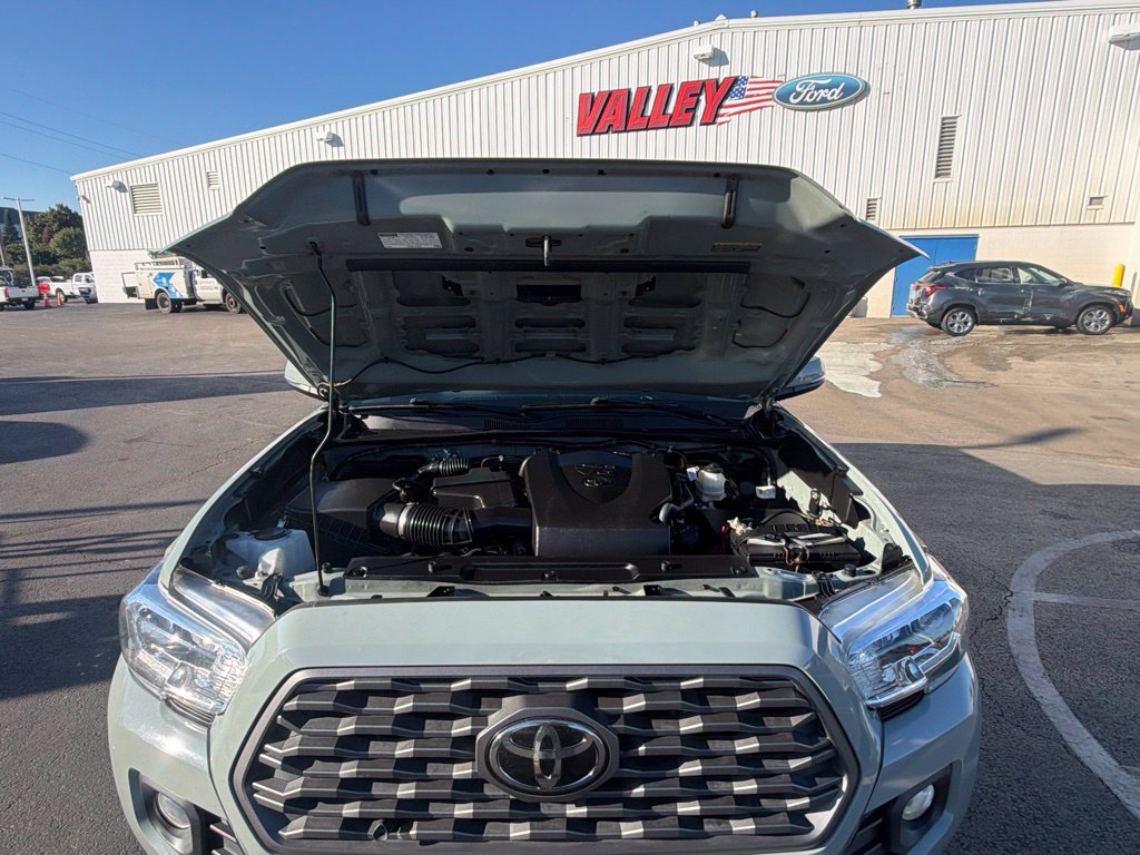 Used 2022 Toyota Tacoma TRD Sport w/ Technology Package RWD image 18
