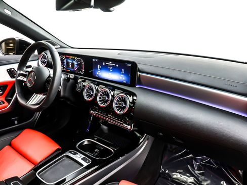 Used 2025 Mercedes-Benz CLA 250 4MATIC image 17