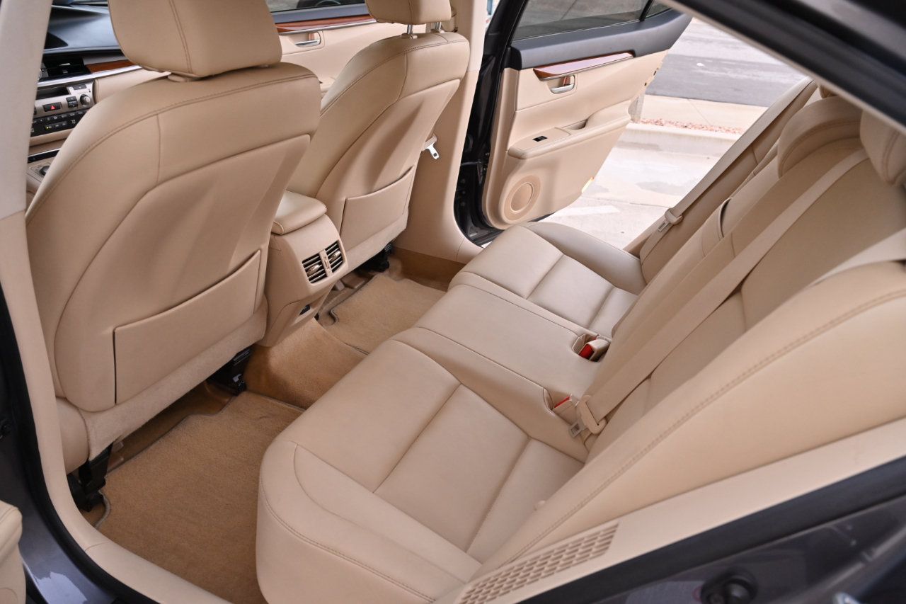 Used 2013 Lexus ES 300h w/ Premium Pkg FWD image 14