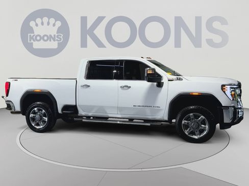 Used 2025 GMC Sierra 2500 SLT w/ SLT Premium Package AWD/4WD image 4