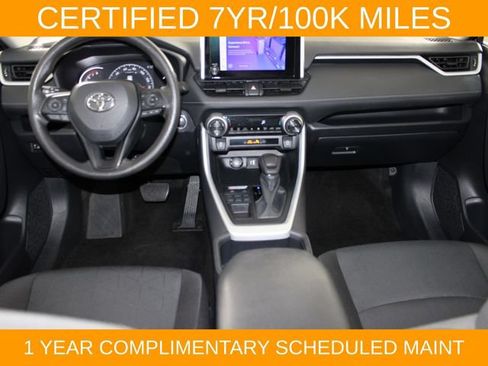 Used 2025 Toyota RAV4 XLE AWD/4WD image 16