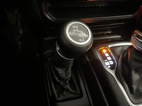 Used 2022 Jeep Gladiator Sport image 24