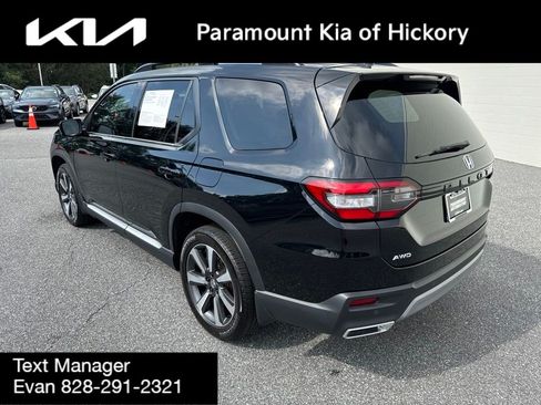 Used 2025 Honda Pilot Touring image 5