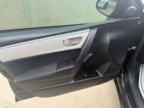 Used 2015 Toyota Corolla LE FWD image 11