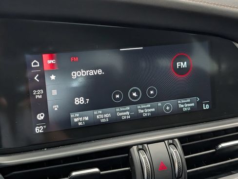Used 2025 Alfa Romeo Giulia AWD w/ Driving Assist Package image 13
