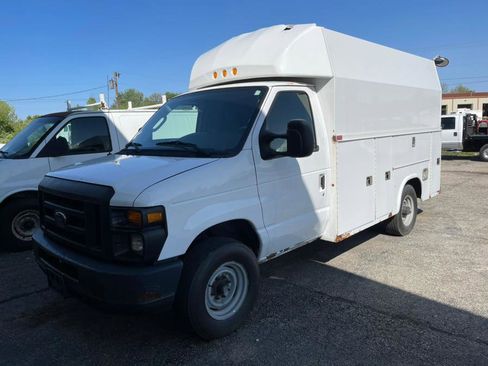 Used 2012 Ford E-350 and Econoline 350 Super Duty w/ Class I Trailer Tow Pkg image 1