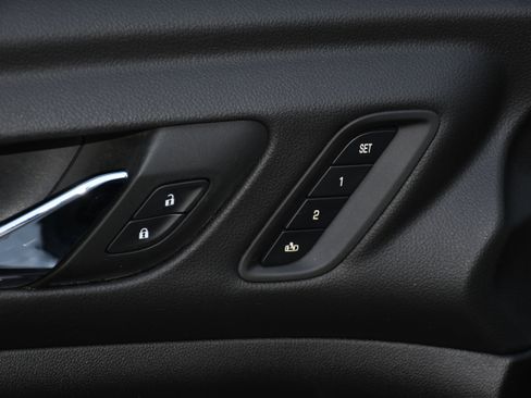 Used 2022 GMC Acadia AT4 w/ Technology Package image 12