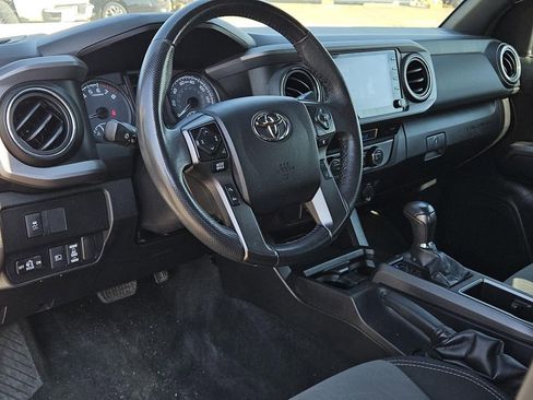 Used 2021 Toyota Tacoma TRD Off-Road image 26