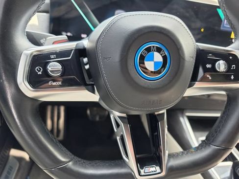 Used 2023 BMW i7 xDrive60 AWD/4WD image 59