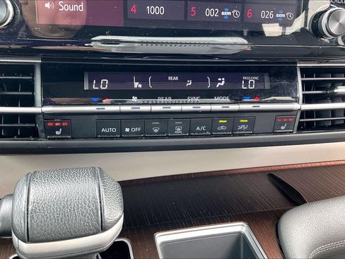 Used 2021 Toyota Sienna XLE FWD image 31