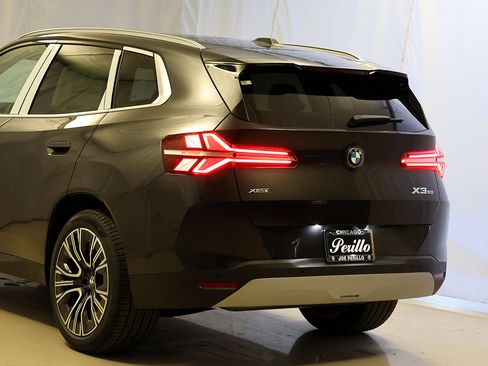 New 2026 BMW X3 xDrive30i w/ Premium Package AWD/4WD image 8