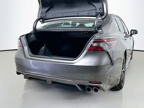 Used 2022 Toyota Camry SE image 25