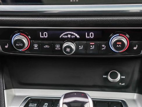 Used 2023 Audi Q3 2.0T Premium w/ 19" Wheel Package image 18