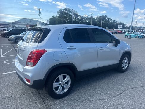 Used 2020 Chevrolet Trax LS w/ Tint and Cruise Package FWD image 4