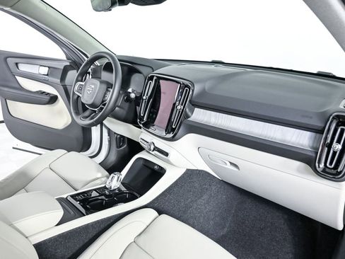 New 2026 Volvo XC40 B5 Plus w/ Protection Package Premier image 23