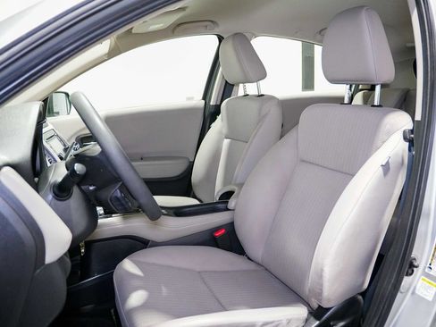 Used 2016 Honda HR-V LX image 10