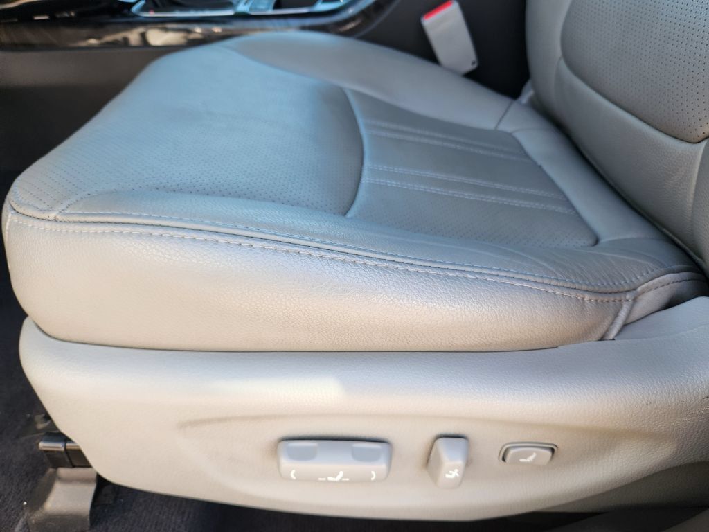 Used 2014 Kia Sorento SX w/ 3rd Row Package FWD image 8