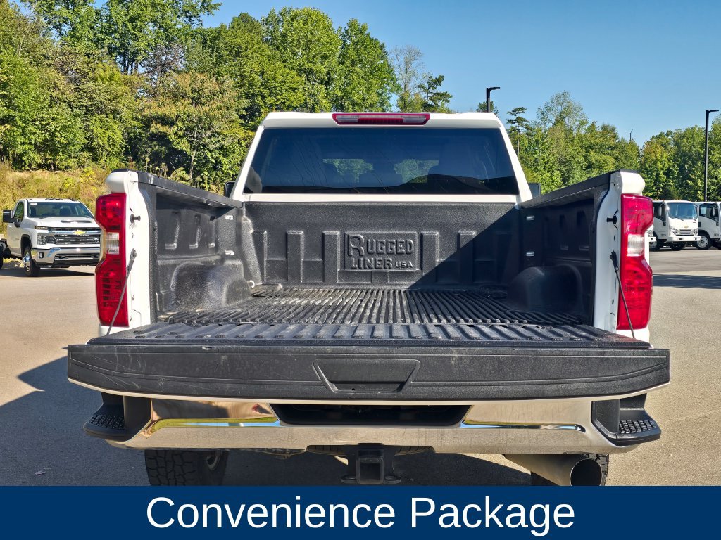 Used 2025 Chevrolet Silverado 2500 LT w/ Convenience Package AWD/4WD image 4