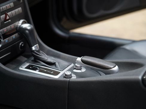 Used 2006 Mercedes-Benz SLK 55 AMG image 44