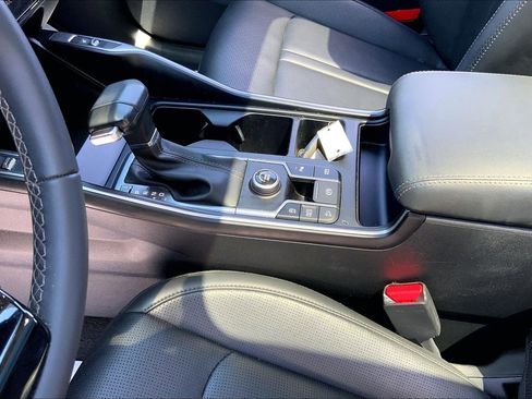Used 2024 Kia Sorento S w/ Panoramic Sunroof Package FWD image 18