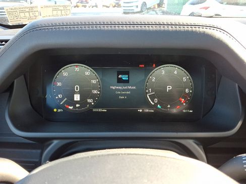 New 2026 Land Rover Defender 110 X-Dynamic SE image 7