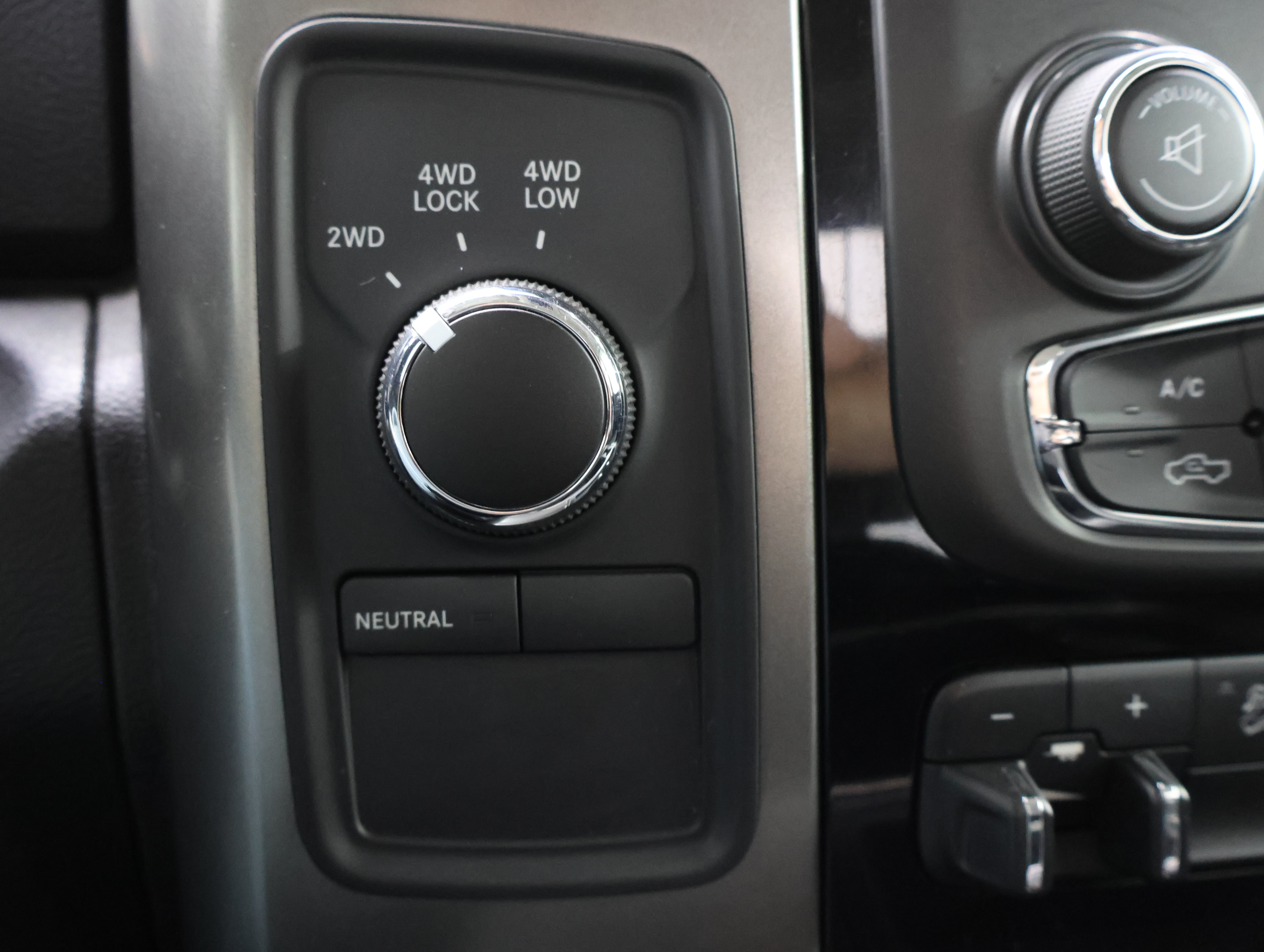 Used 2018 RAM 2500 Big Horn w/ Sport Appearance Group AWD/4WD image 44