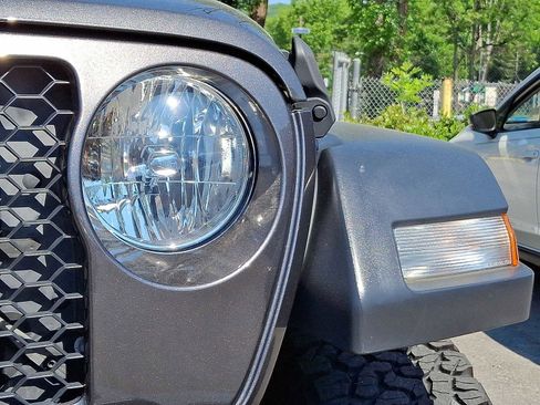 Used 2020 Jeep Gladiator Sport w/ Quick Order Package 24S AWD/4WD image 34